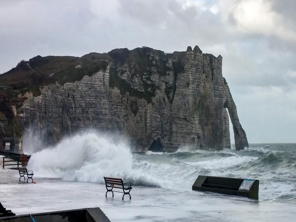 La Belle Vue Le Diamant Des Yeux Mer Et Golf Front Mer Étretat Exteriör bild
