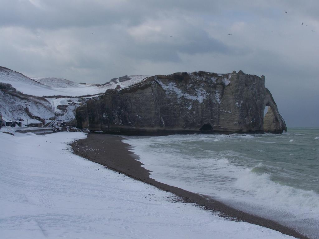 La Belle Vue Le Diamant Des Yeux Mer Et Golf Front Mer Étretat Exteriör bild